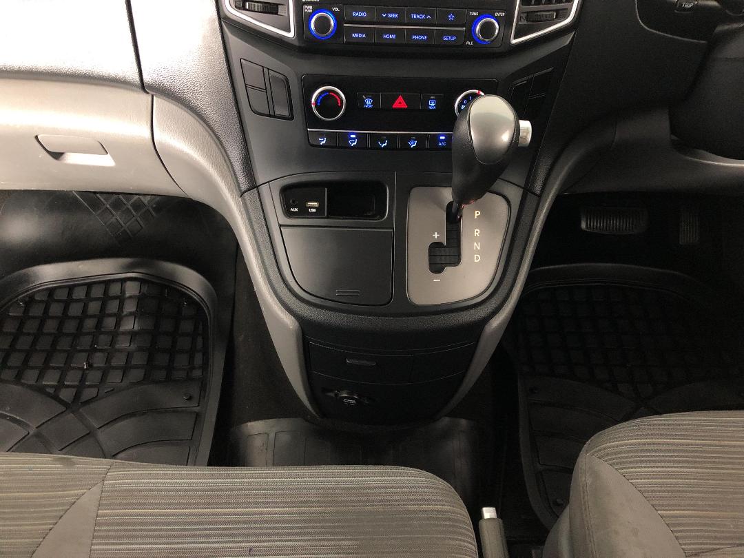 Photo '18' of Hyundai Iload Photo '18' of Hyundai Iload