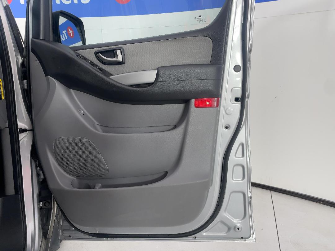 Photo '15' of Hyundai Imax