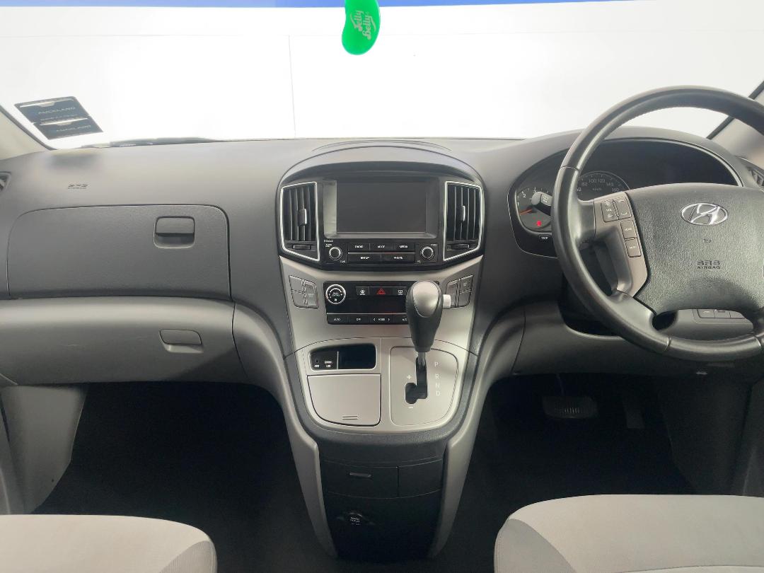 Photo '17' of Hyundai Imax