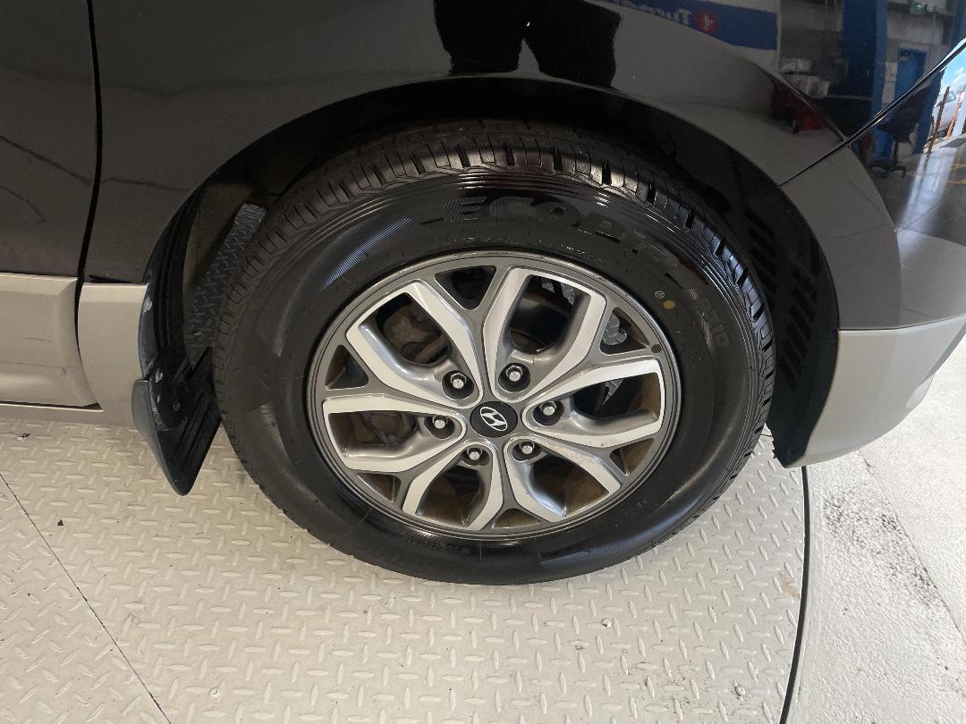 Photo '9' of Hyundai Imax