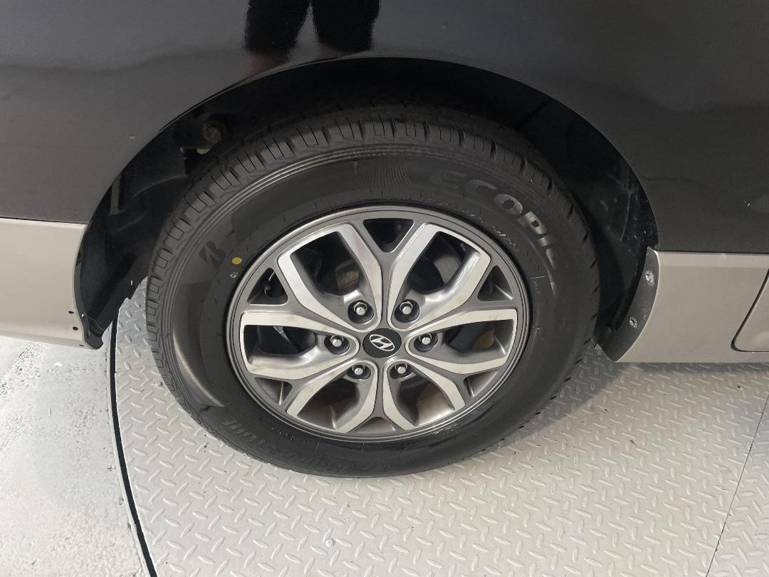 Photo '12' of Hyundai Imax