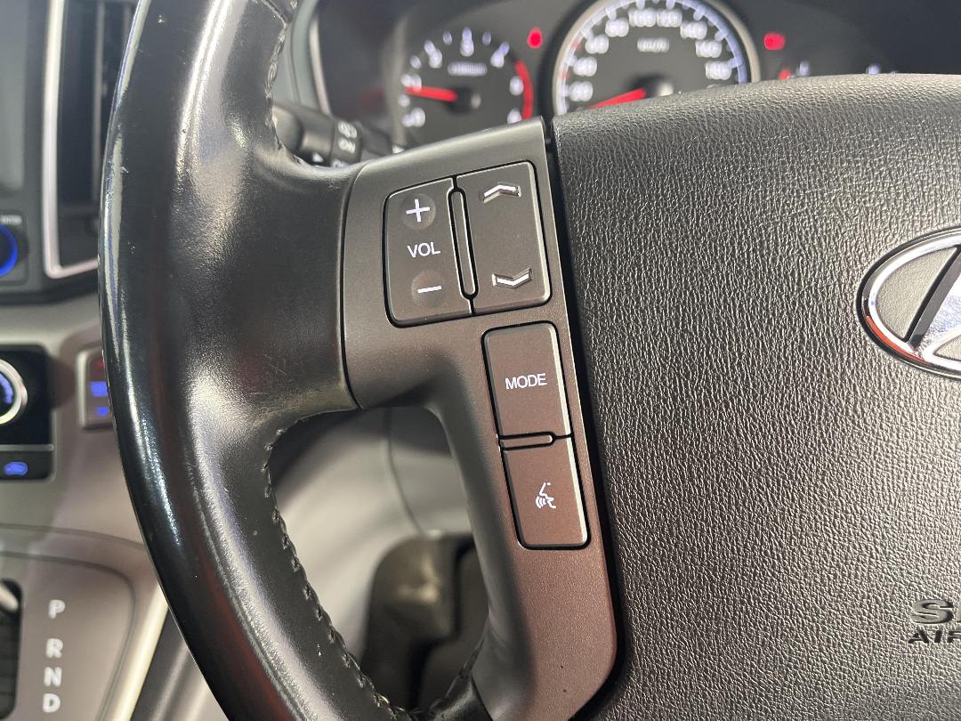 Photo '27' of Hyundai Imax Photo '27' of Hyundai Imax