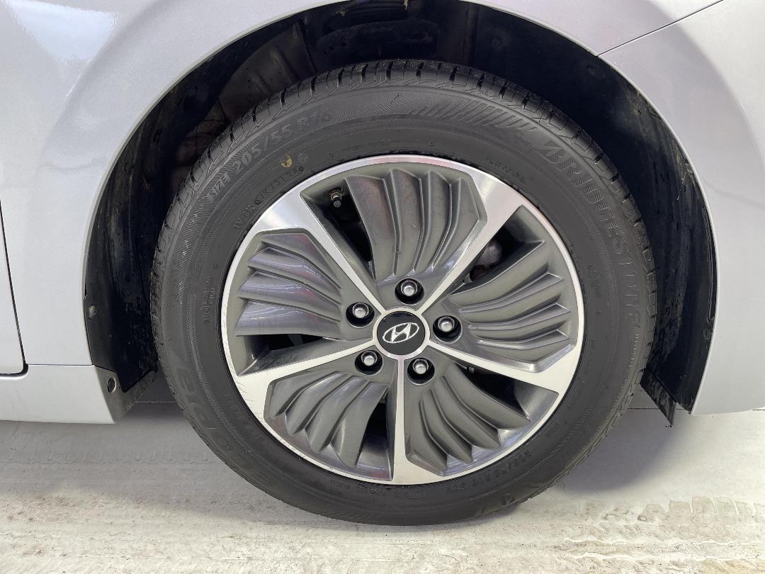 Photo '9' of Hyundai Ioniq