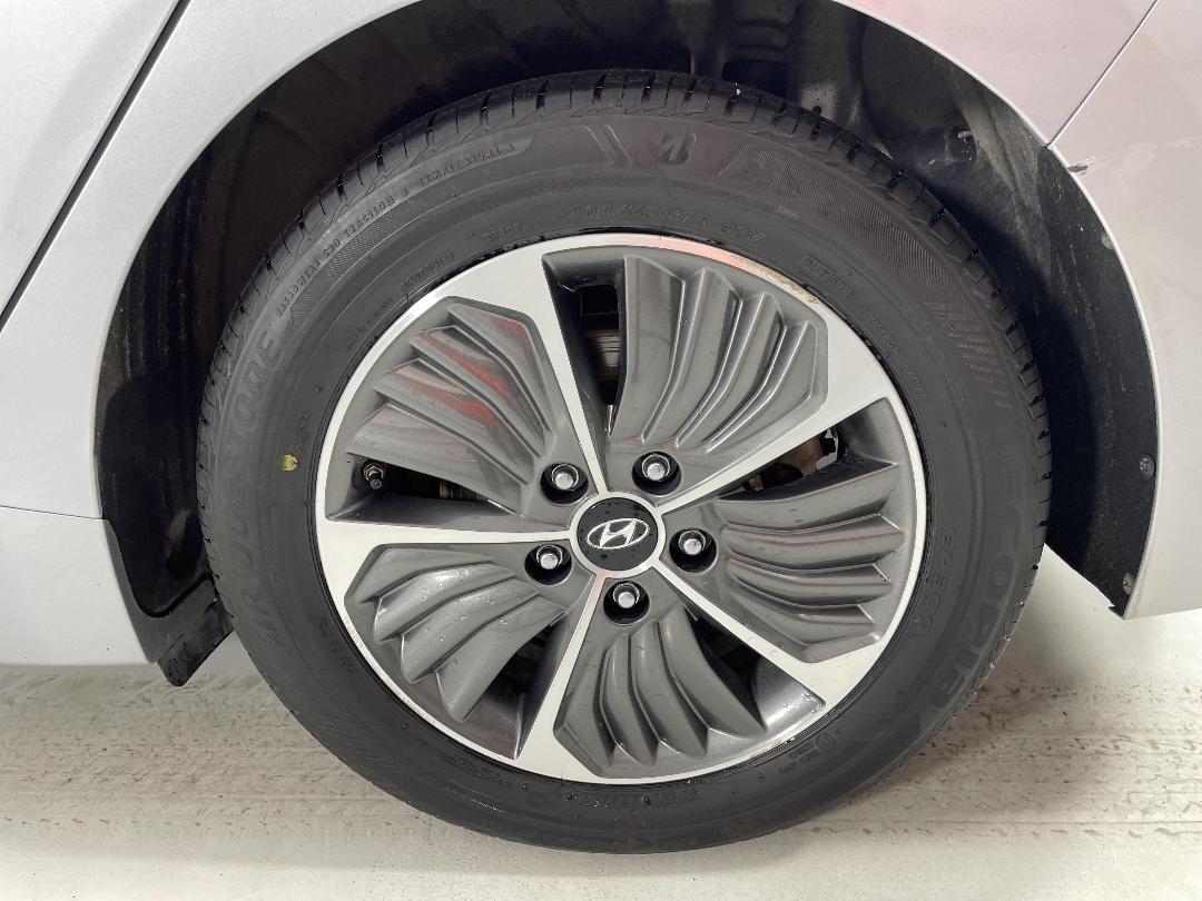 Photo '11' of Hyundai Ioniq