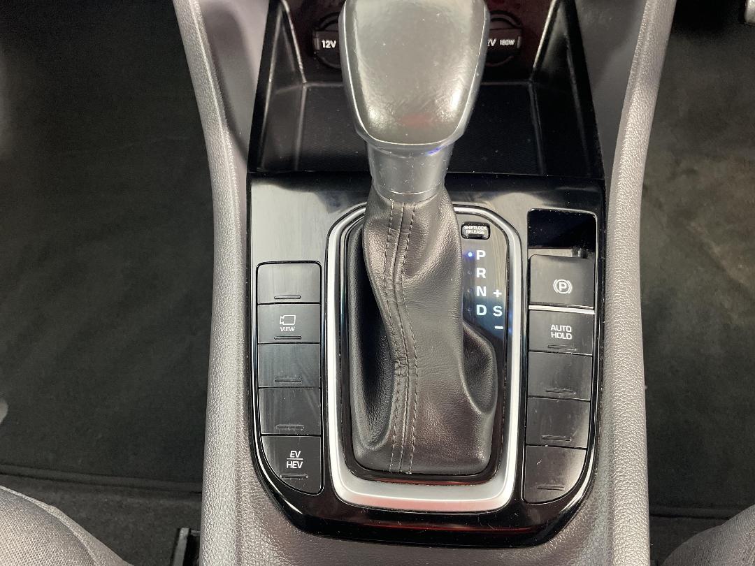 Photo '24' of Hyundai Ioniq