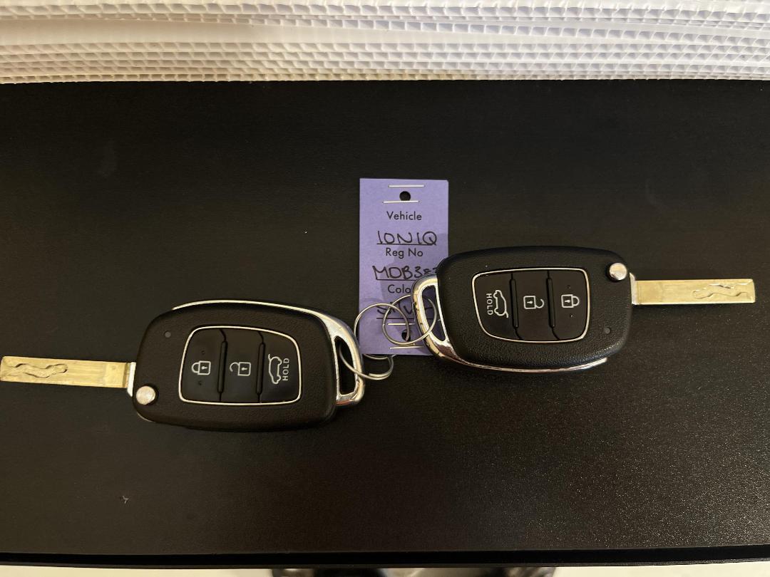 Photo '22' of Hyundai Ioniq