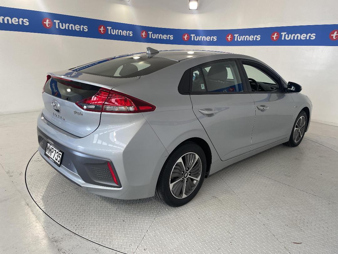 Photo '7' of Hyundai Ioniq Photo '7' of Hyundai Ioniq