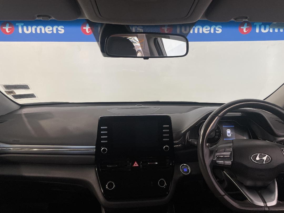 Photo '17' of Hyundai Ioniq Photo '17' of Hyundai Ioniq