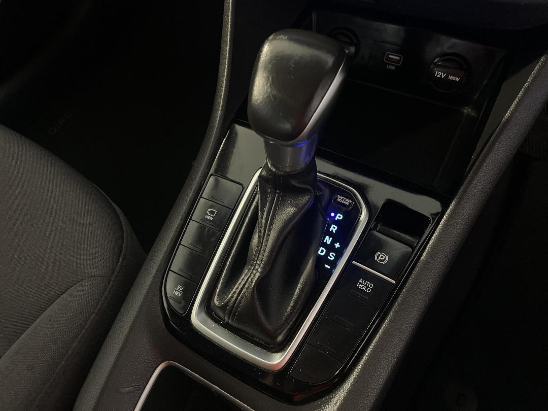 Photo '32' of Hyundai Ioniq Photo '32' of Hyundai Ioniq