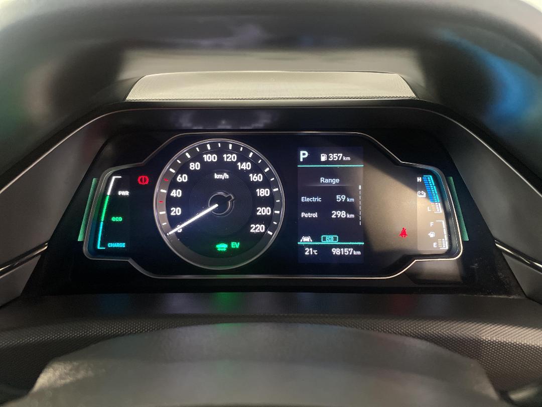 Photo '21' of Hyundai Ioniq Photo '21' of Hyundai Ioniq