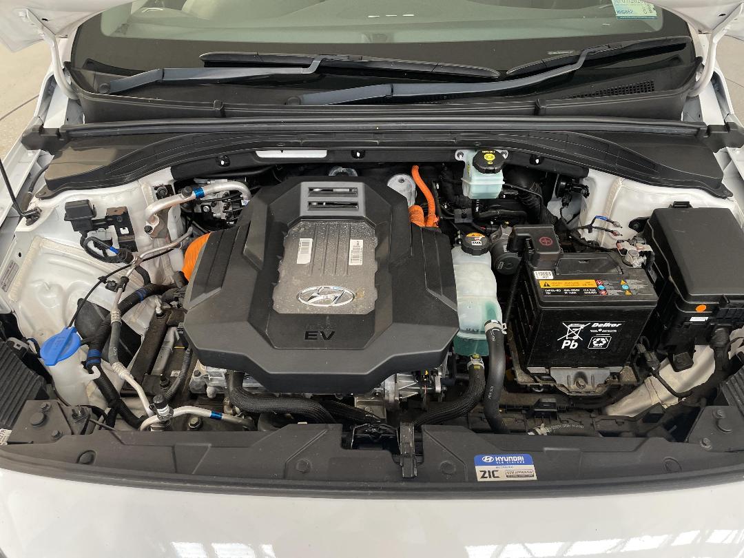 Photo '13' of Hyundai Ioniq Photo '13' of Hyundai Ioniq