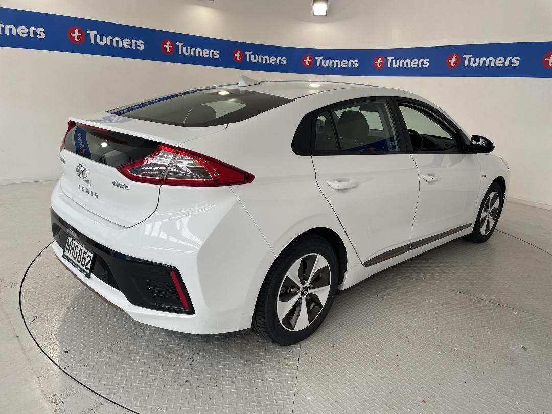 Photo '7' of Hyundai Ioniq Photo '7' of Hyundai Ioniq