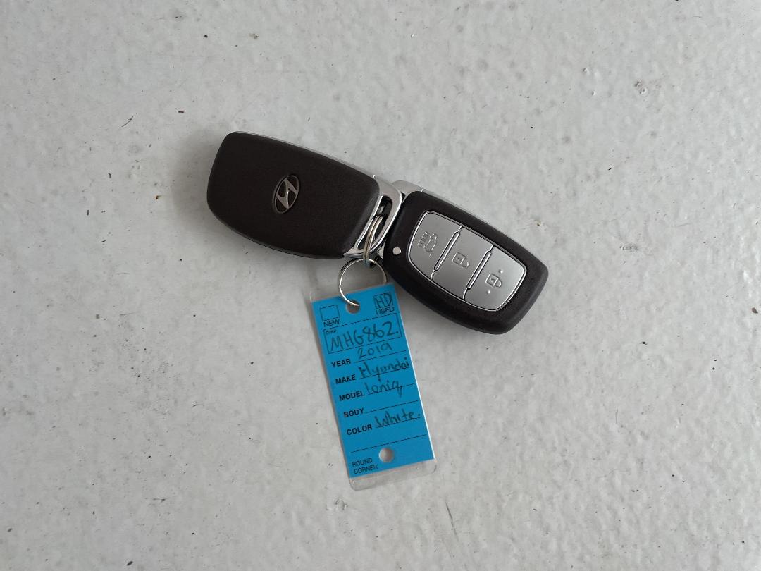 Photo '22' of Hyundai Ioniq Photo '22' of Hyundai Ioniq