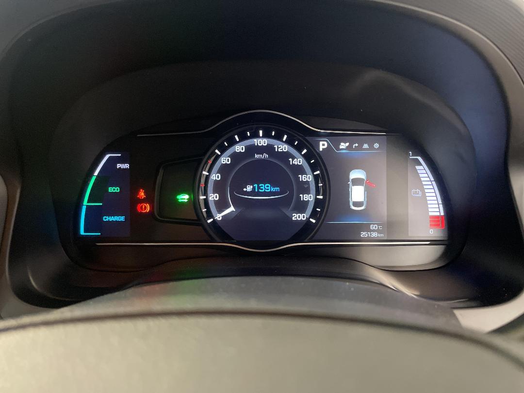 Photo '21' of Hyundai Ioniq Photo '21' of Hyundai Ioniq