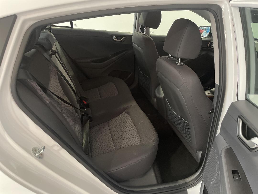Photo '20' of Hyundai Ioniq Photo '20' of Hyundai Ioniq