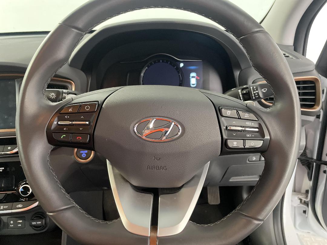 Photo '28' of Hyundai Ioniq Photo '28' of Hyundai Ioniq