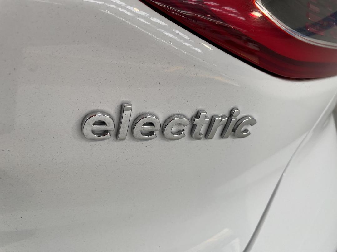 Photo '38' of Hyundai Ioniq Photo '38' of Hyundai Ioniq