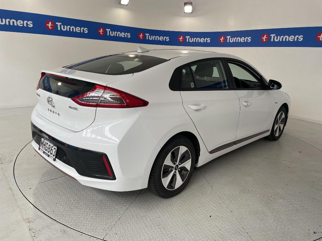 Photo '7' of Hyundai Ioniq Photo '7' of Hyundai Ioniq