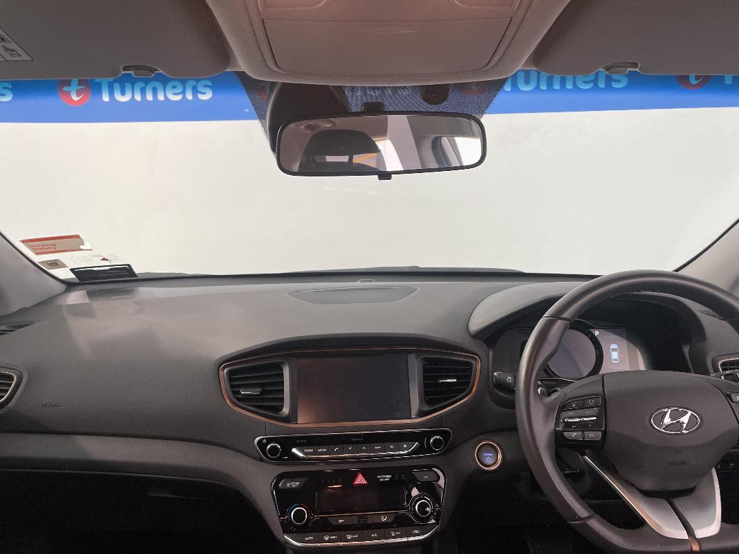 Photo '17' of Hyundai Ioniq Photo '17' of Hyundai Ioniq