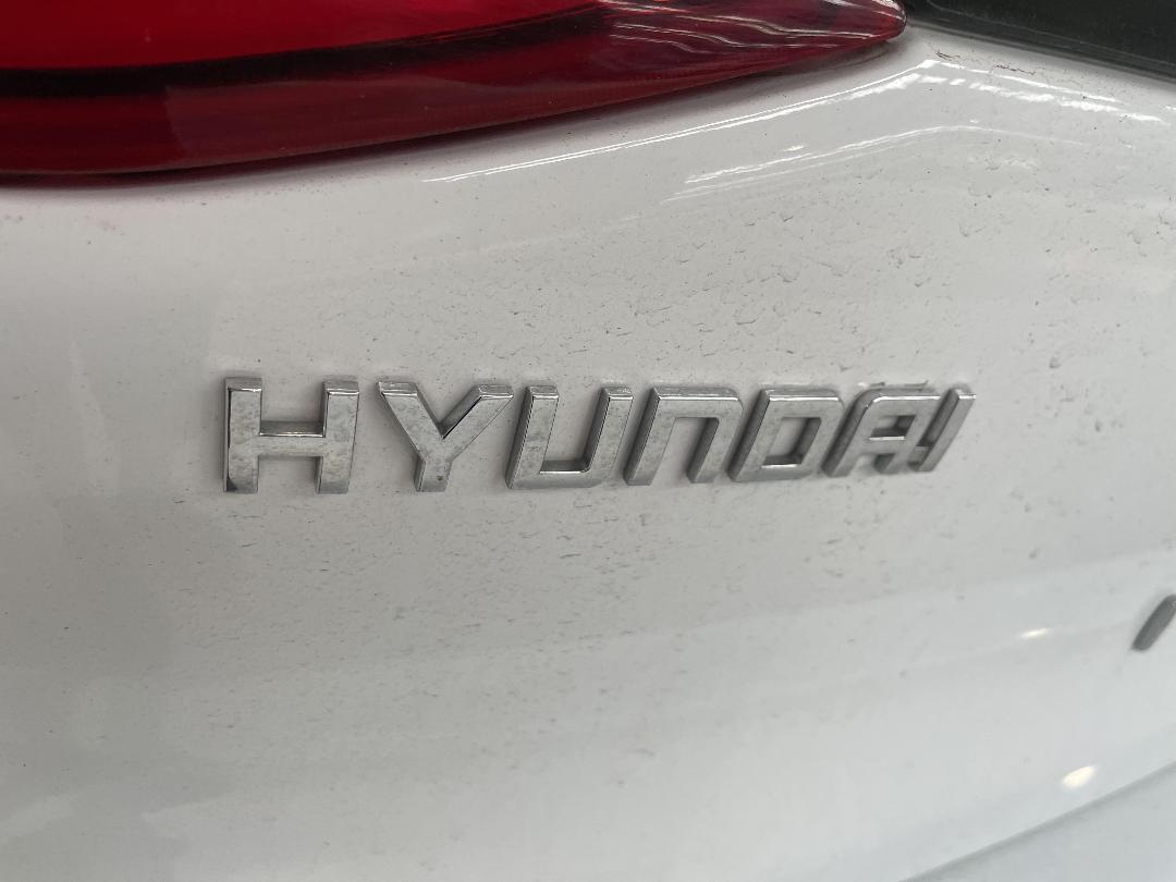 Photo '37' of Hyundai Ioniq Photo '37' of Hyundai Ioniq