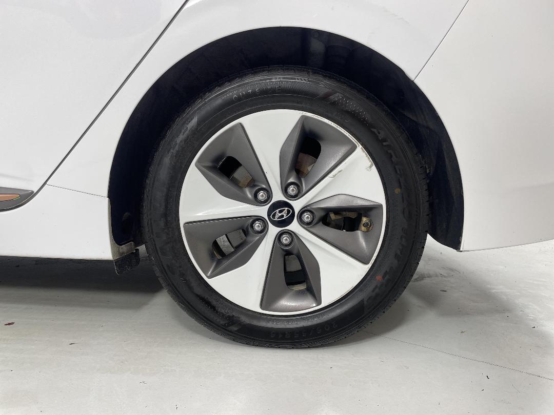 Photo '11' of Hyundai Ioniq