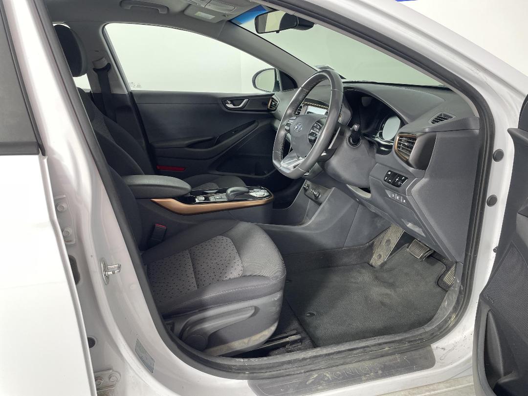 Photo '16' of Hyundai Ioniq