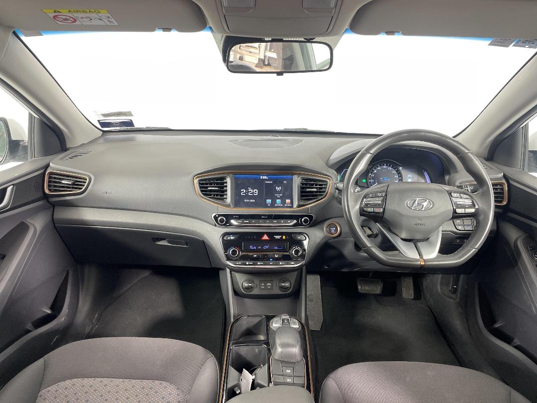 Photo '17' of Hyundai Ioniq