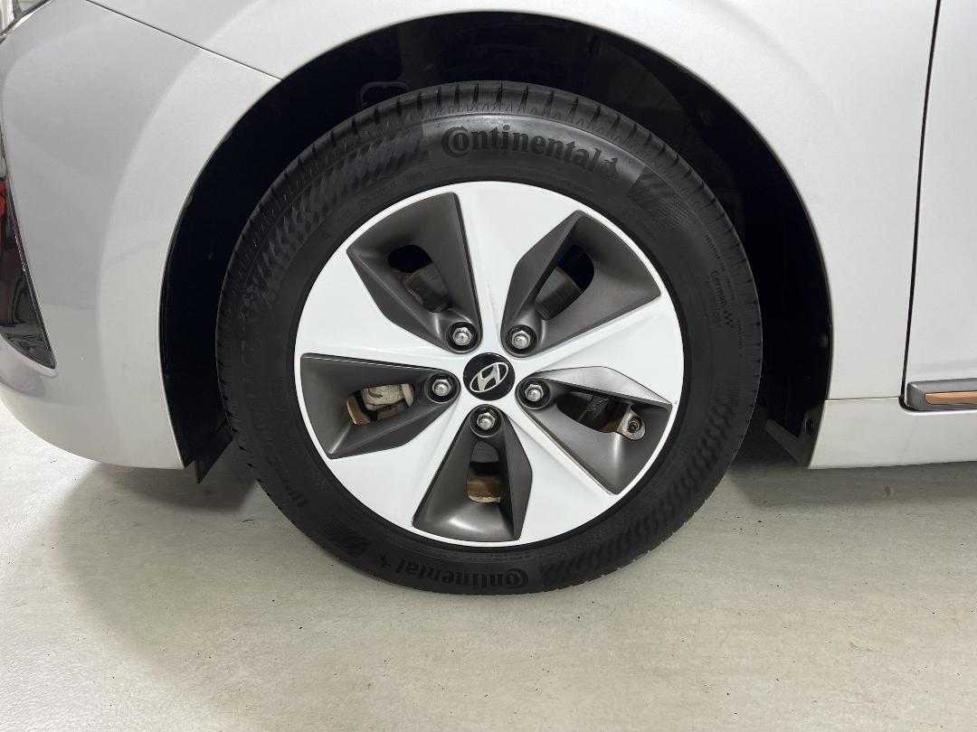 Photo '10' of Hyundai Ioniq