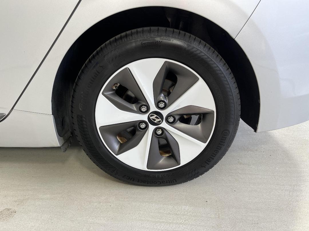 Photo '11' of Hyundai Ioniq