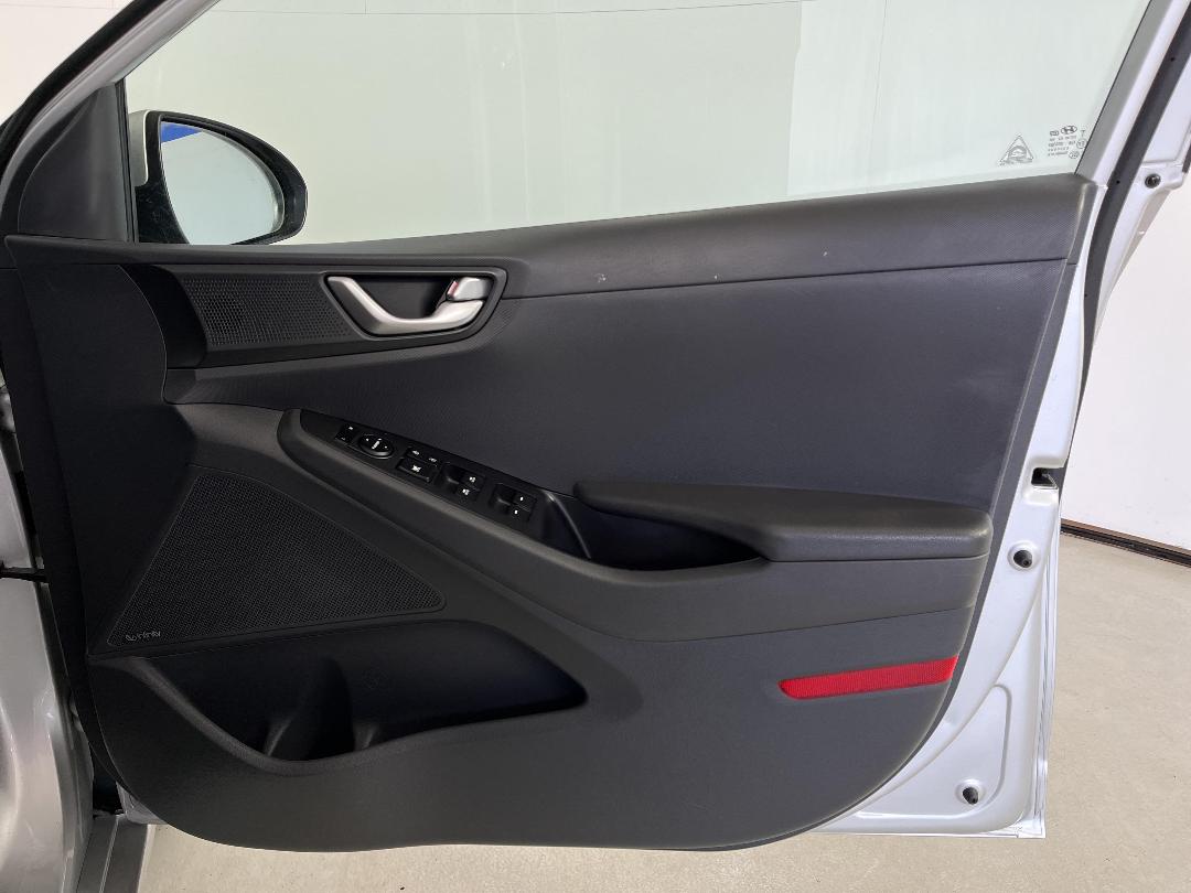 Photo '15' of Hyundai Ioniq