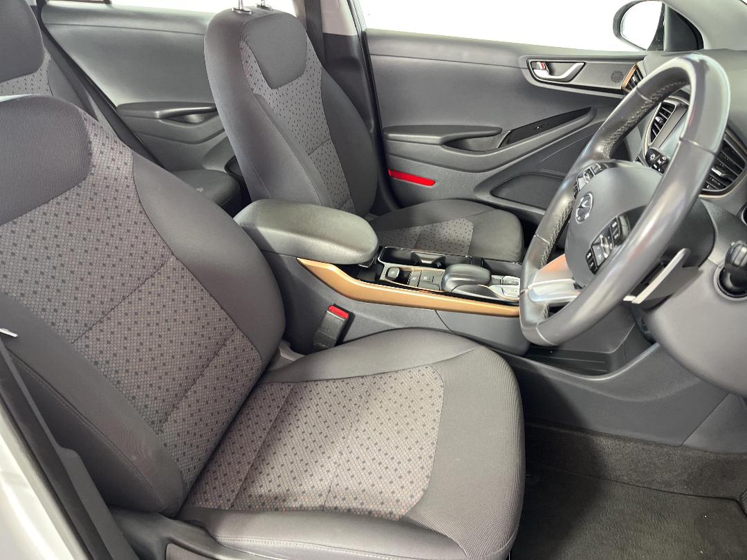 Photo '16' of Hyundai Ioniq