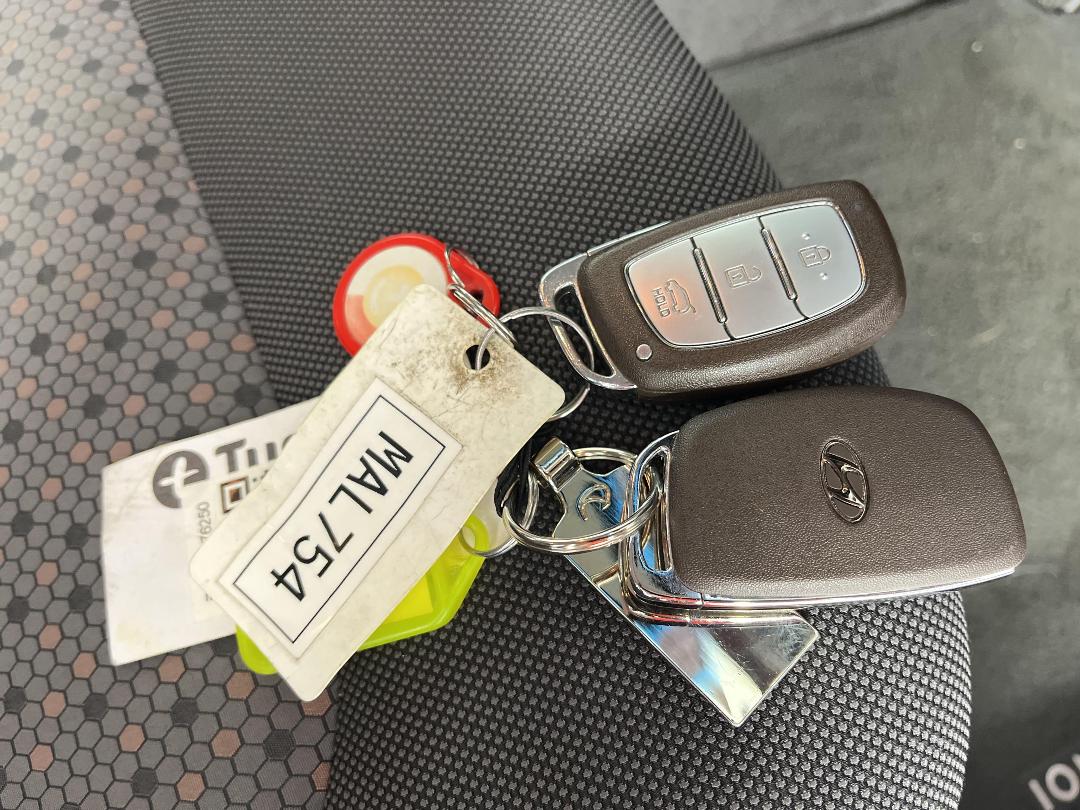 Photo '22' of Hyundai Ioniq