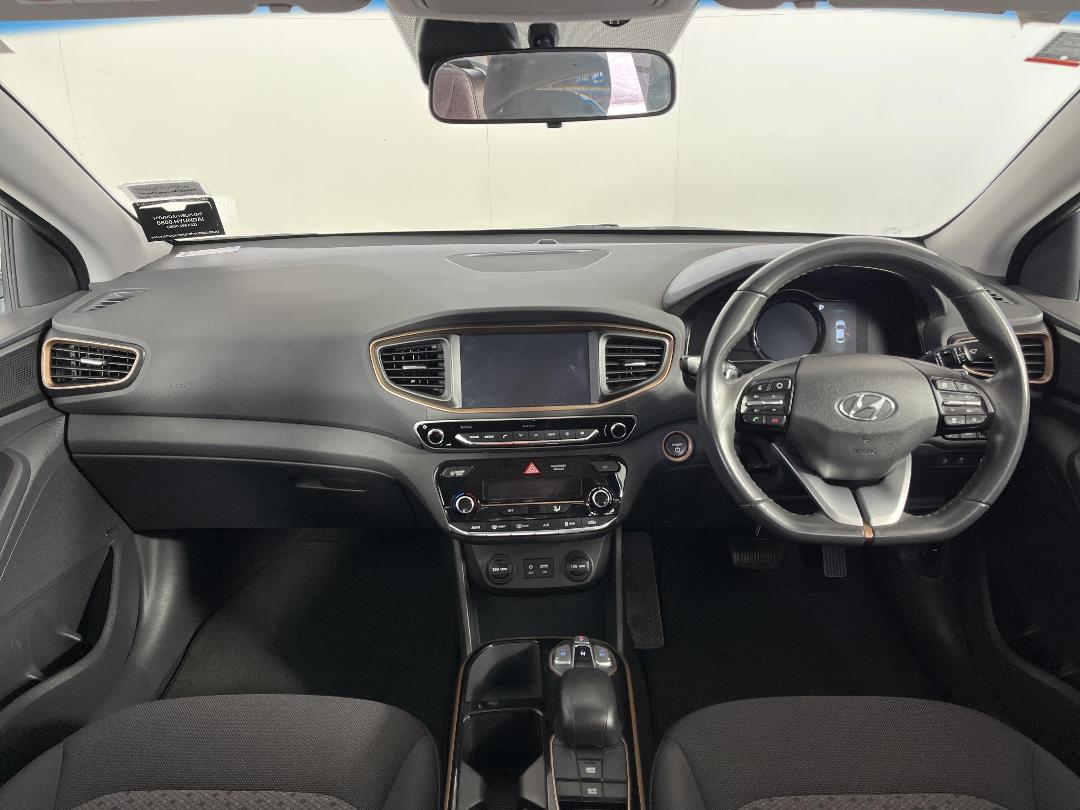 Photo '17' of Hyundai Ioniq