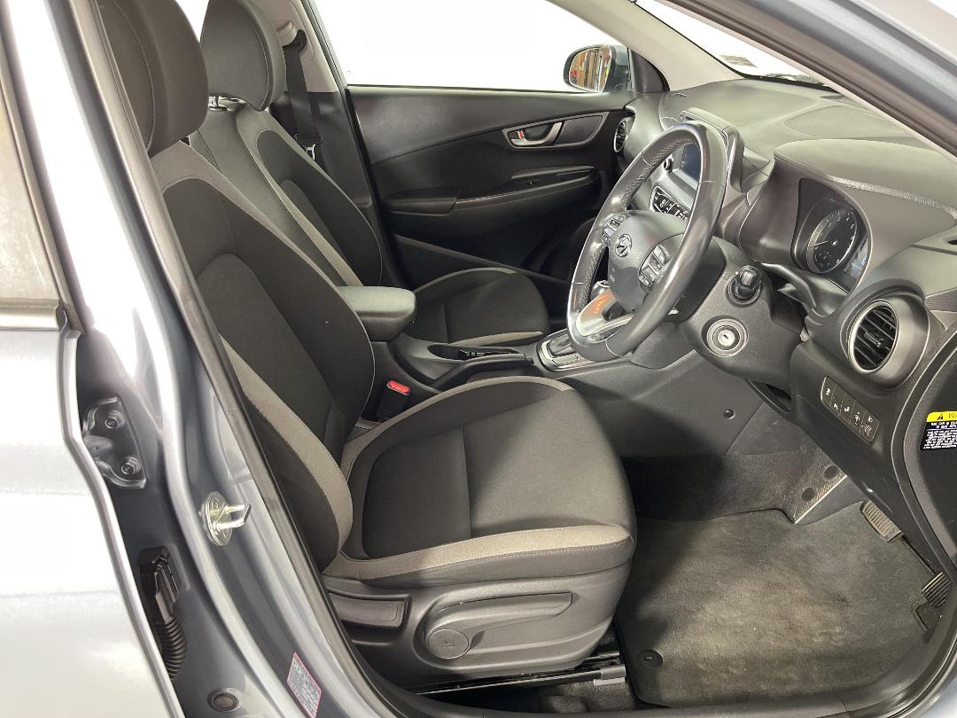 Photo '16' of Hyundai Kona Photo '16' of Hyundai Kona