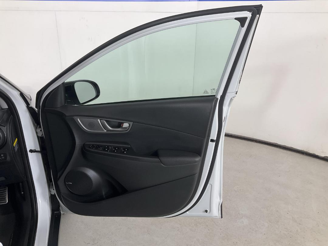 Photo '15' of Hyundai Kona Photo '15' of Hyundai Kona