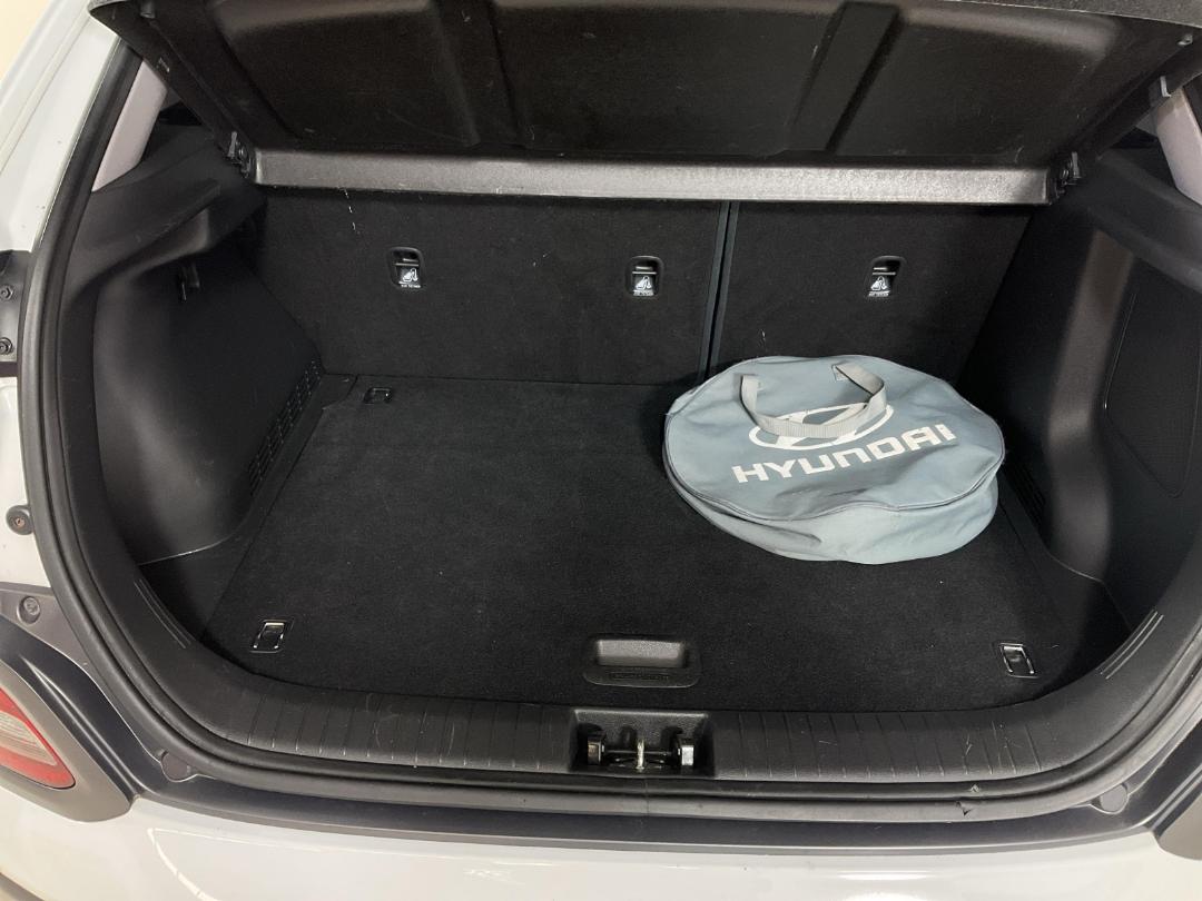 Photo '14' of Hyundai Kona Photo '14' of Hyundai Kona