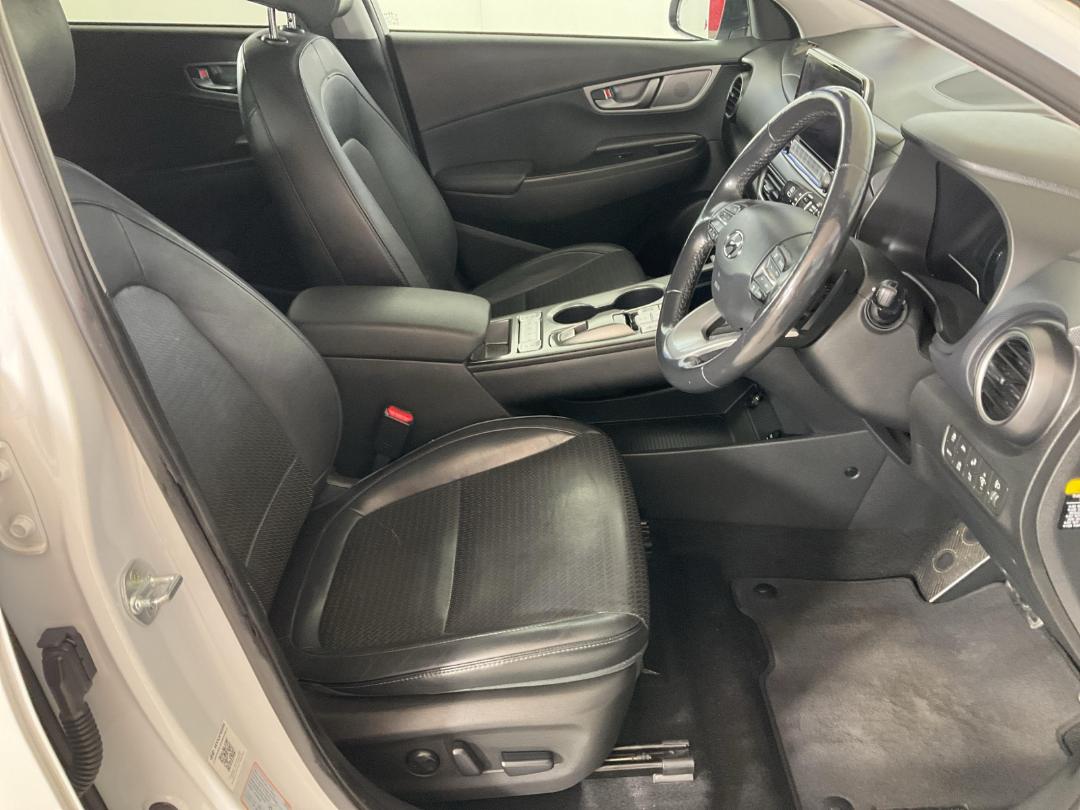 Photo '16' of Hyundai Kona Photo '16' of Hyundai Kona