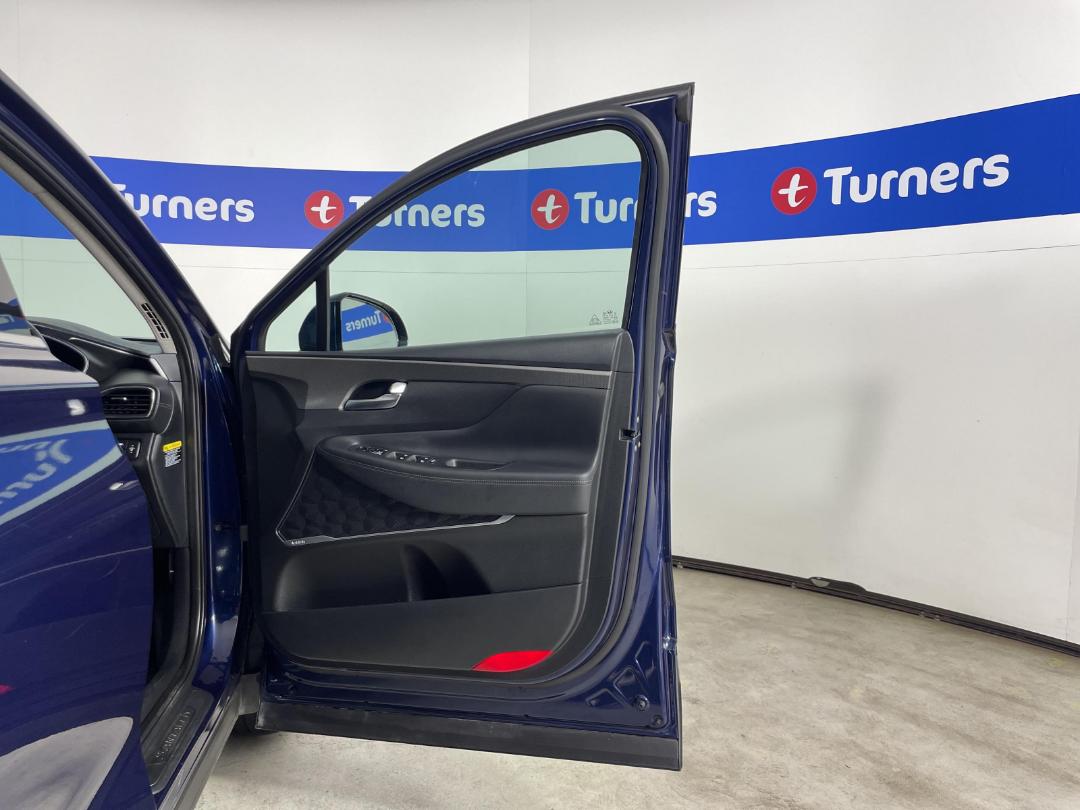 Photo '15' of Hyundai Santa FE Photo '15' of Hyundai Santa FE