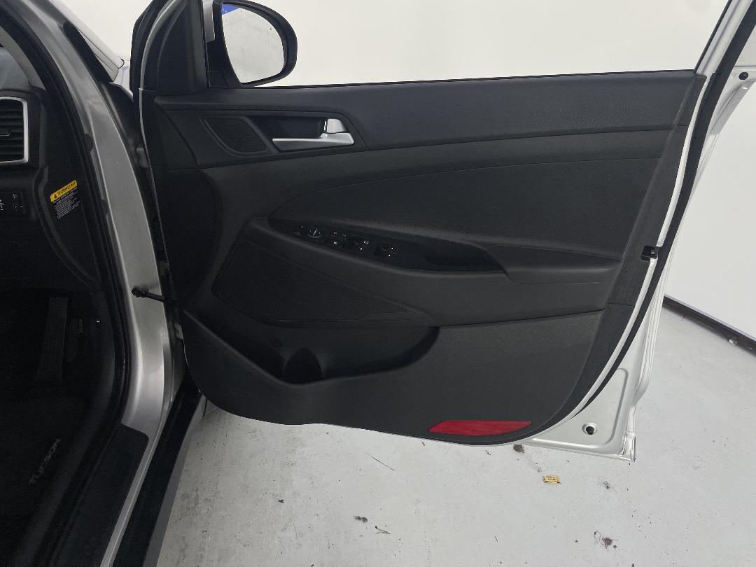 Photo '15' of Hyundai Tucson