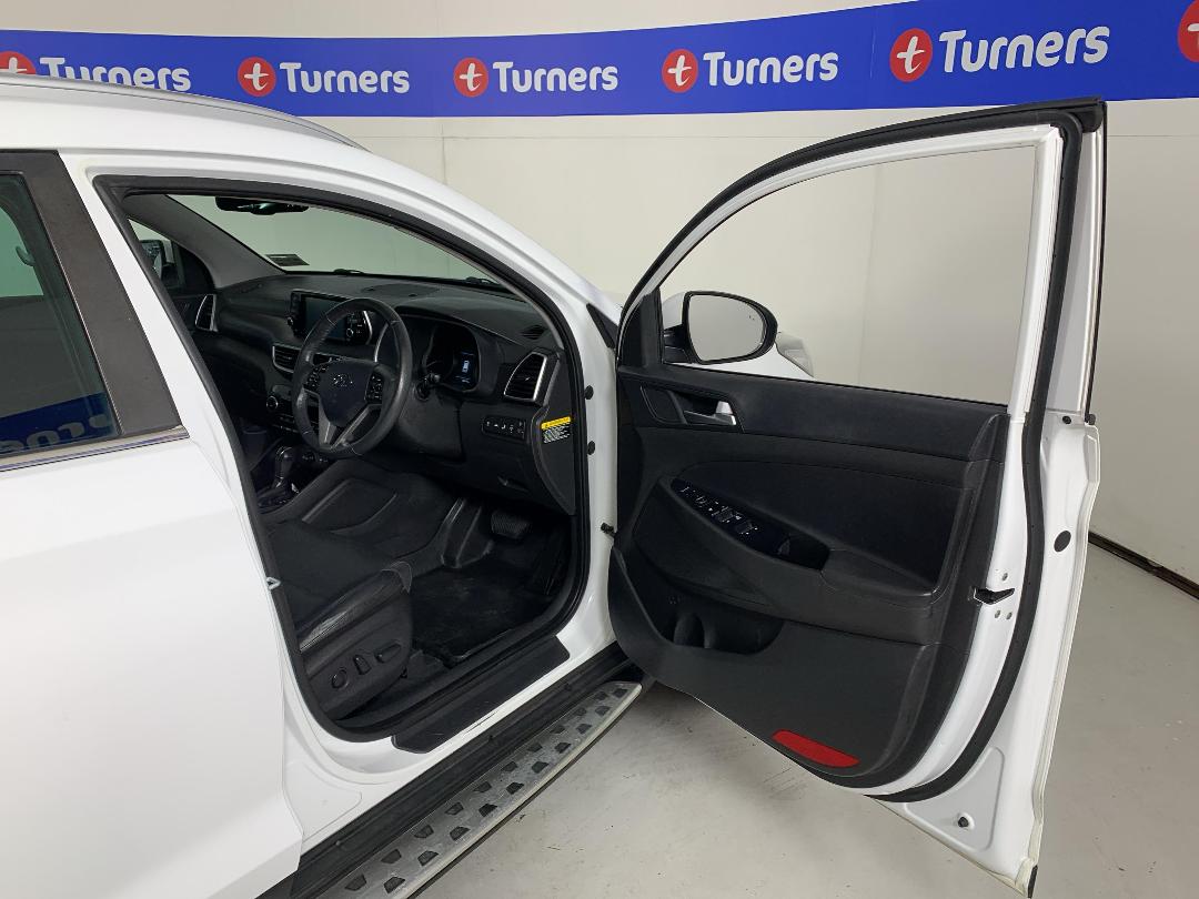 Photo '15' of Hyundai Tucson Photo '15' of Hyundai Tucson