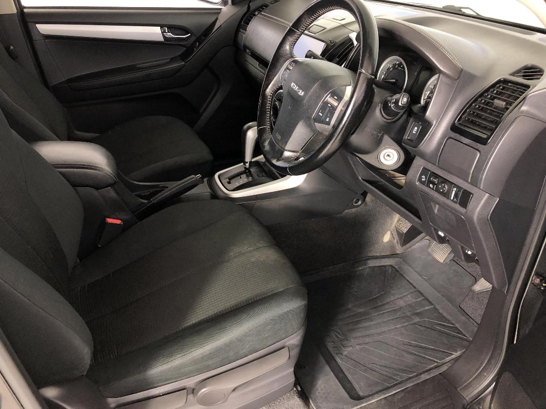 Photo '16' of Isuzu D-MAX Photo '16' of Isuzu D-MAX