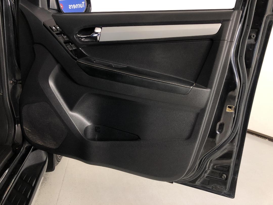 Photo '15' of Isuzu D-MAX Photo '15' of Isuzu D-MAX