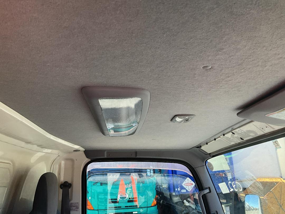 Photo '16' of Isuzu ELF Chiller Photo '16' of Isuzu ELF Chiller