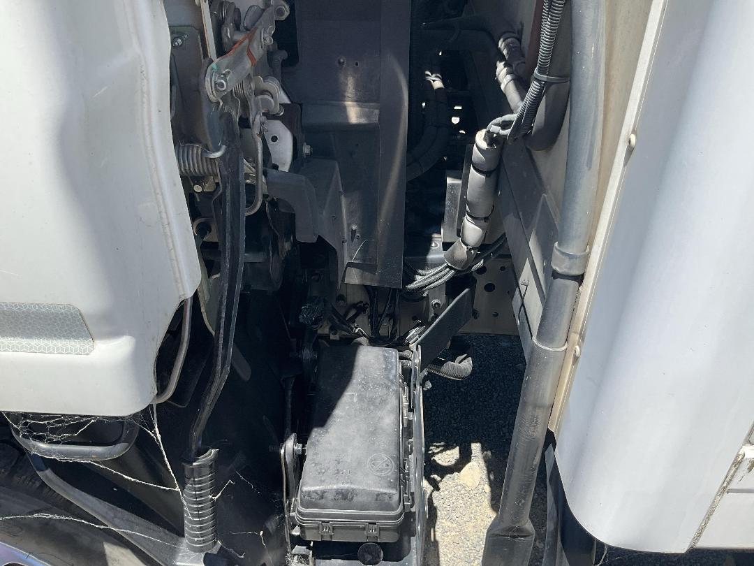 Photo '24' of Isuzu ELF Chiller Photo '24' of Isuzu ELF Chiller