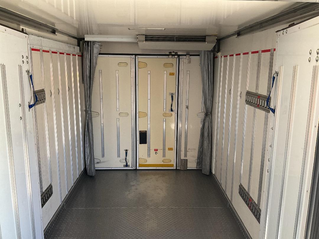 Photo '30' of Isuzu ELF Chiller Photo '30' of Isuzu ELF Chiller