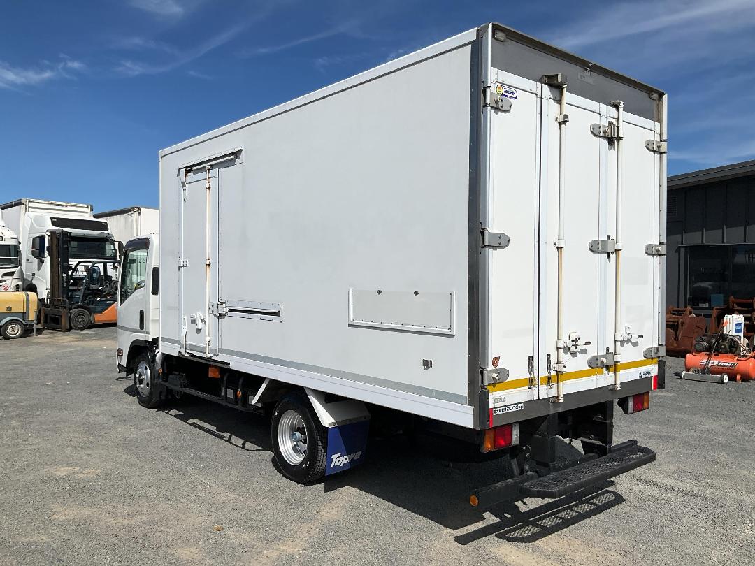 Photo '6' of Isuzu ELF Chiller Photo '6' of Isuzu ELF Chiller