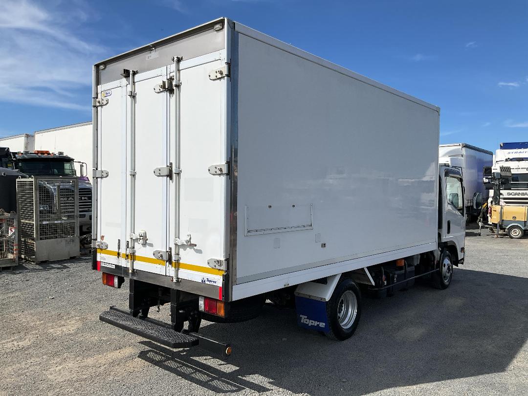 Photo '4' of Isuzu ELF Chiller Photo '4' of Isuzu ELF Chiller