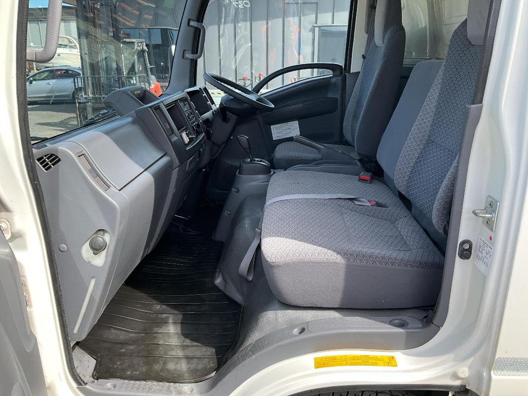 Photo '22' of Isuzu ELF Chiller Photo '22' of Isuzu ELF Chiller