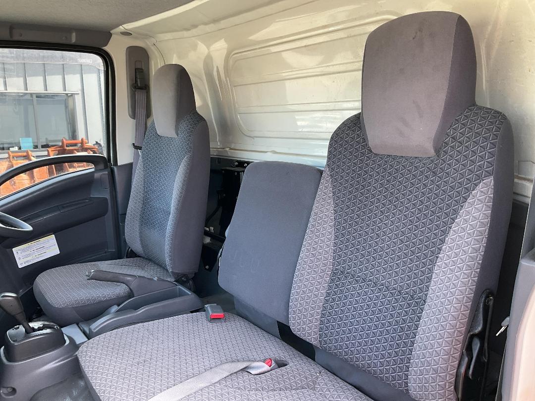 Photo '23' of Isuzu ELF Chiller Photo '23' of Isuzu ELF Chiller