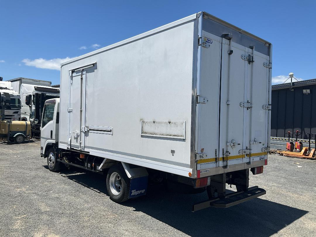 Photo '6' of Isuzu ELF Chiller